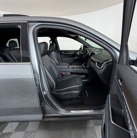 2025 GMC Acadia FWD Denali