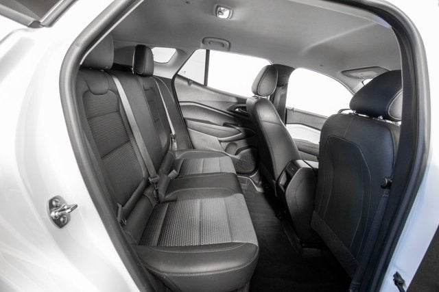 2025 Chevrolet Trax LT - Photo 12