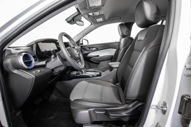 2025 Chevrolet Trax LT - Photo 9