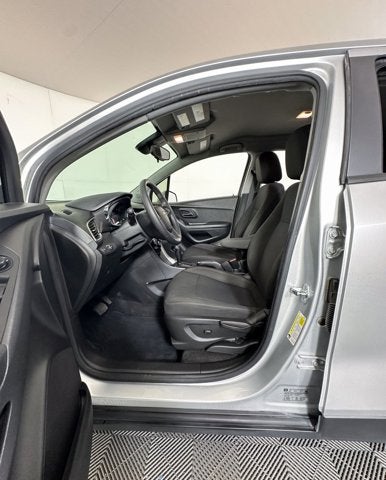2022 Chevrolet Trax LS
