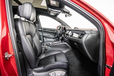 2024 Porsche Macan Premium Package Plus